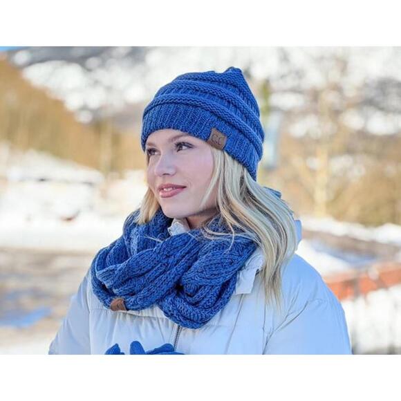 #1820 C.C. NWT Metallic Peach Gold Cable Knit CC Beanie Hat - Picture 2 of 2